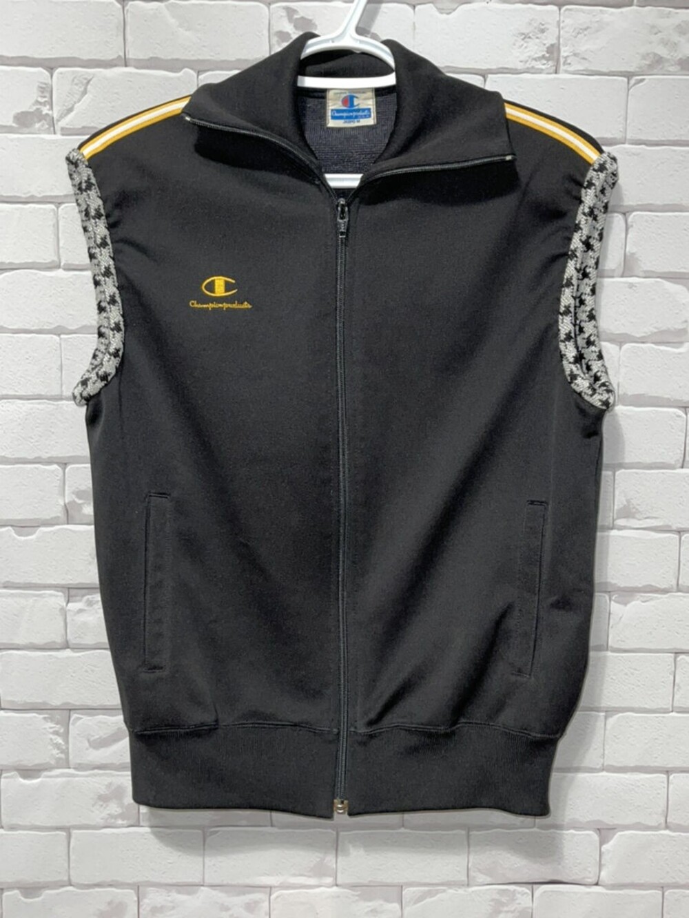 Vintage Champion Products Vest Mens Medium Black Polyester Blend Yellow White